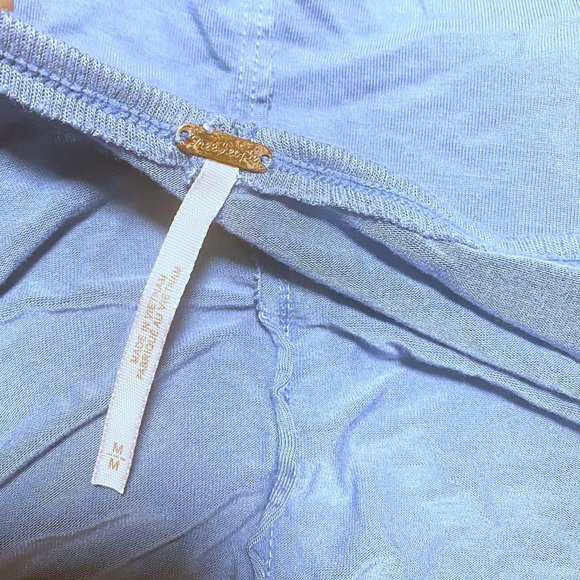 ✅Free People Moonshine Blue Mountain Relaxed Top M - Picture 2 of 12